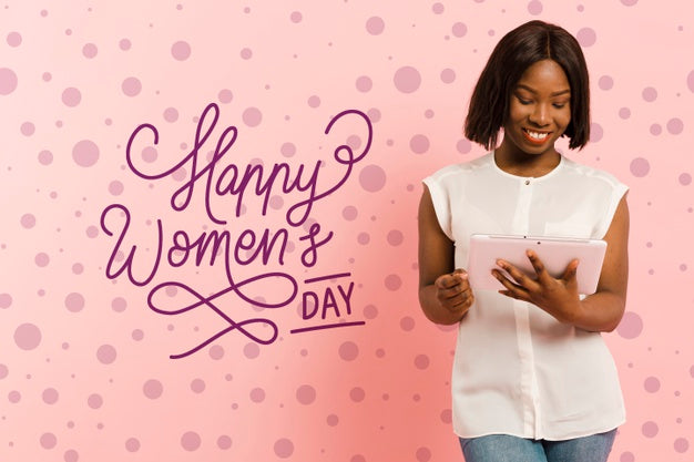 Medium Shot Woman Holding A Tablet Psd