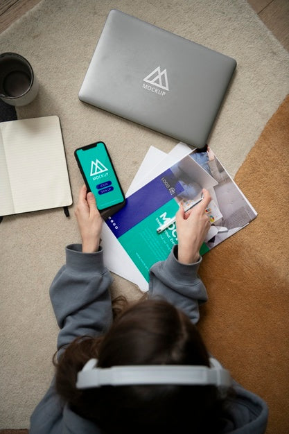 Medium Shot Woman Holding Phone Psd