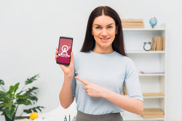 Medium Shot Woman With Smartphone Psd