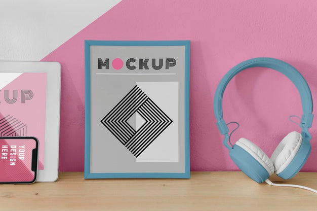 Mock Up Frame On Desk Psd