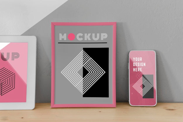 Mock Up Frame On Desk Psd