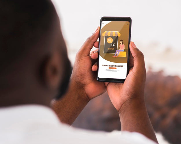 Mock-Up Man Shopping Online Psd