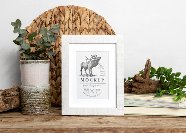 Mockup Frame On Table Psd