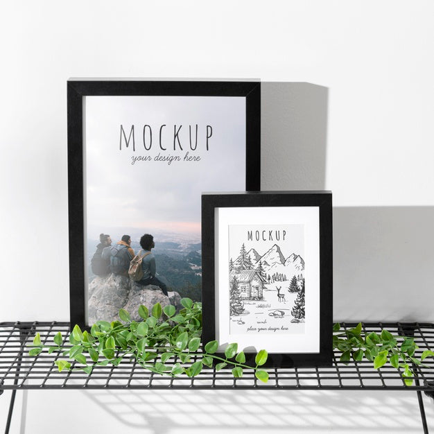 Mockup Frame On Table Psd