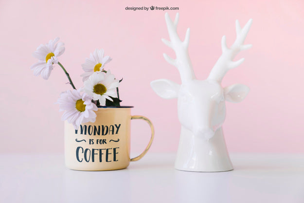 Mockup Of Flowers And Deer Statue Psd
