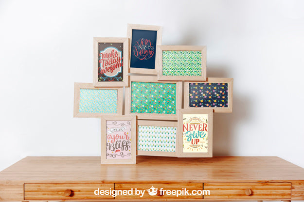 Mockup Of Many Frames On Desk Psd