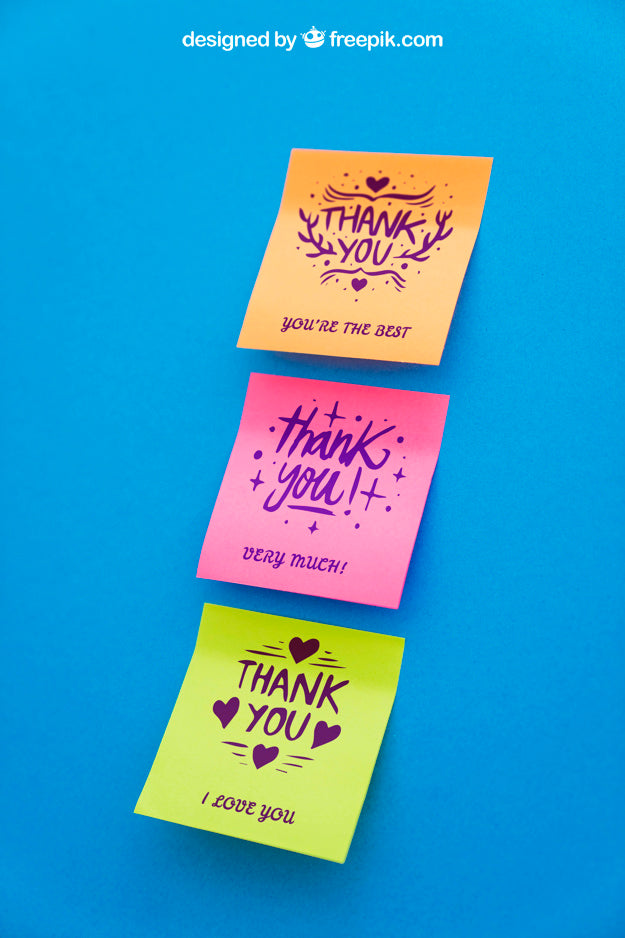 Mockup Of Sticky Notes On Blue Background Psd