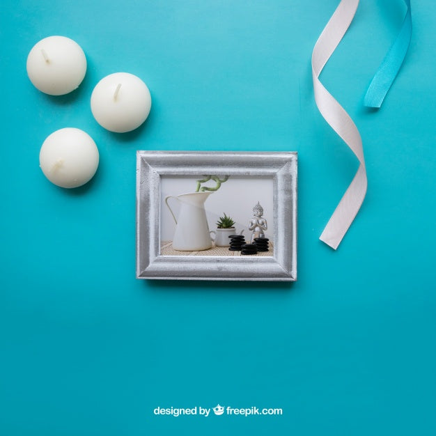 Mockup With Candles And Frame Psd
