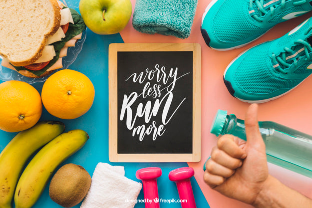 Mockup With Slate And Hand Making Gesture Psd