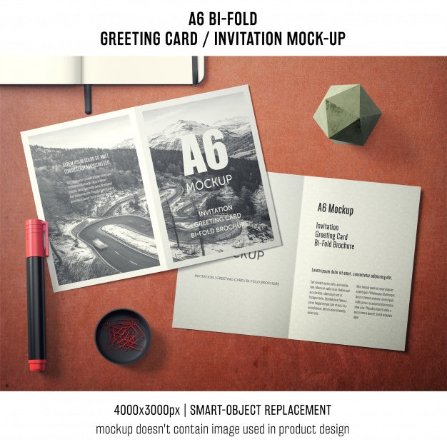 Modern A6 Bi-Fold Greeting Card Mockup Psd