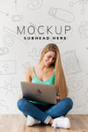 Modern Blogger Concept Mock-Up Psd
