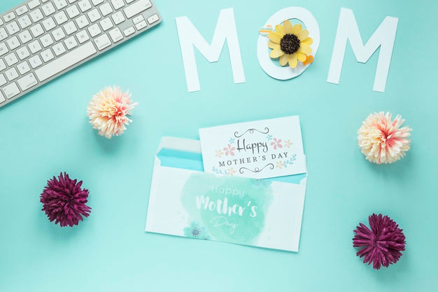 Mothers Day Card Mockup With Flowers Psd