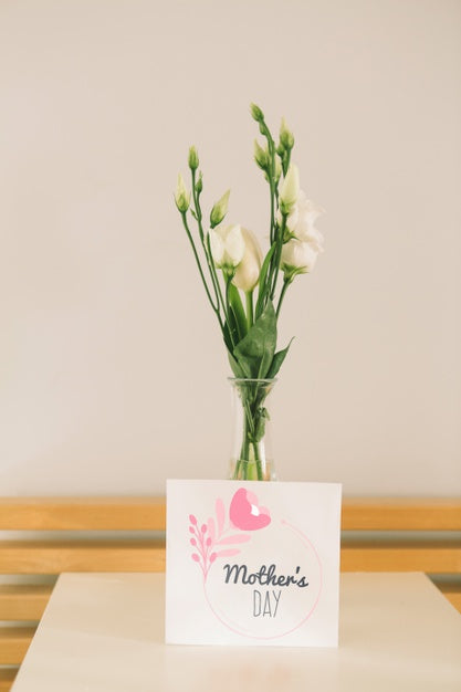 Mothers Day Card Mockup With Flowers Psd