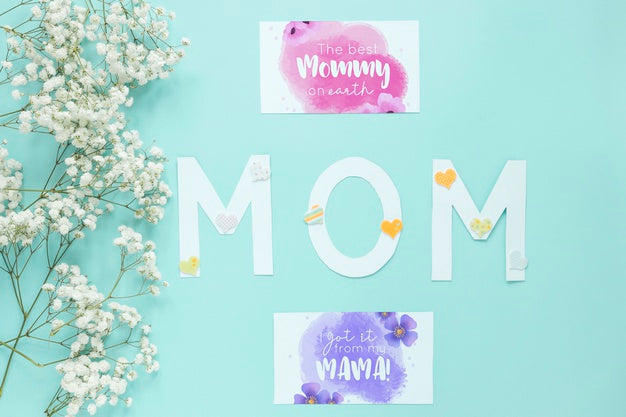 Mothers Day Card Mockup With Flowers Psd