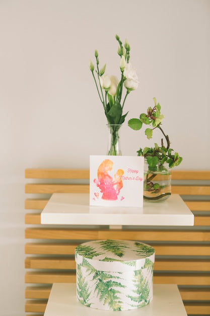 Mothers Day Card Mockup With Flowers Psd