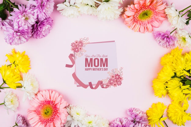 Mothers Day Card Mockup With Flowers Psd