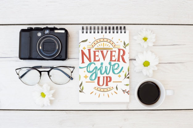 Notepad Mockup On Desk Psd