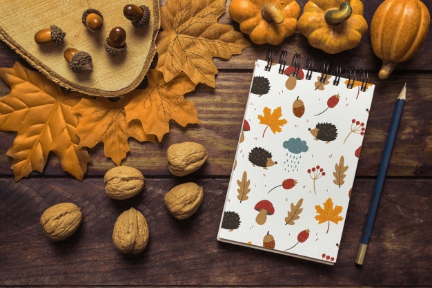 Notepad Mockup With Autumn Concept Psd