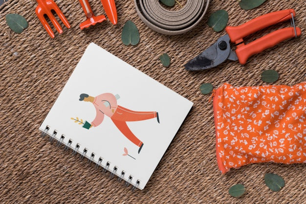Notepad Mockup With Gardening Concept Psd