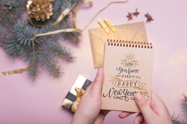 Notepad Mockup With New Year Concept Psd