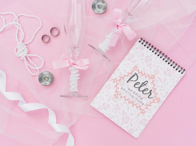 Notepad With Wedding Ideas With Objects And Wedding Decoration Psd