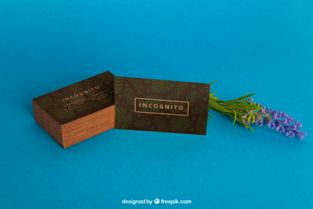 Organic Business Card Mockup With Flower Psd