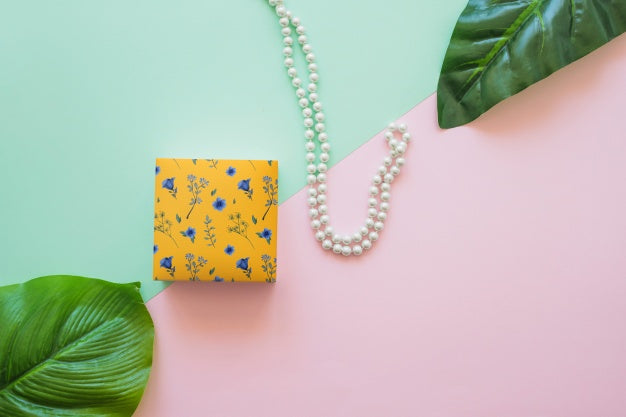 Packaging Mockup With Jewelry Concept Psd