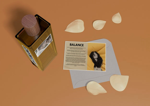 Perfume Bottle With Descriptive Card Psd
