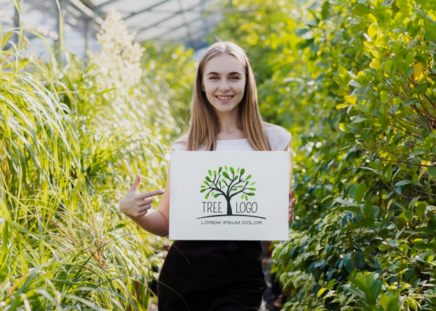 Portrait Of Young Girl Posing Psd