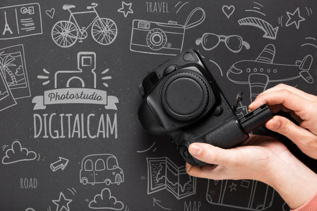 Professional Camera On Table Psd