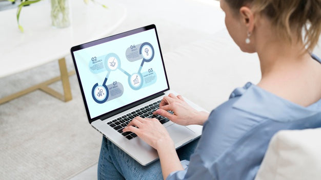 Professional Lancer Working On Laptop Psd