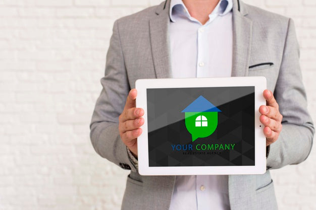 Real Estate Concept Mock-Up Psd