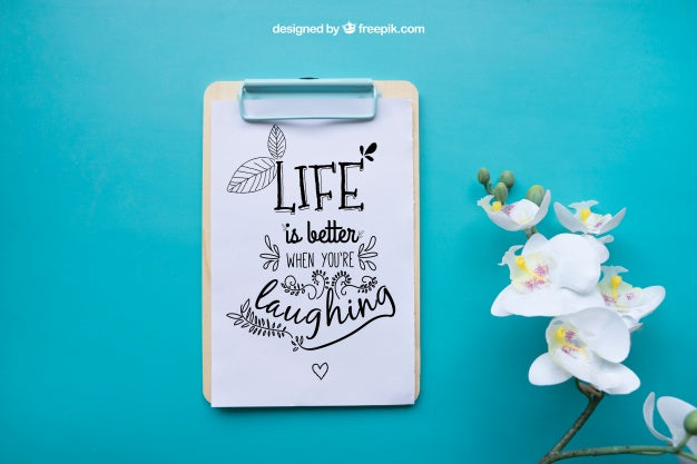 Relaxing Quote Mockup With Clipboard Psd