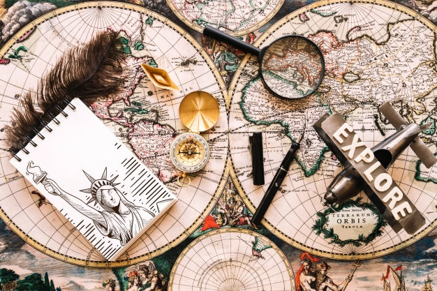 Retro Travel Concept Mockup With Notepad Psd