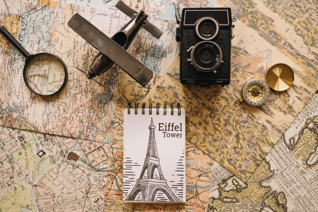 Retro Travel Concept Mockup With Notepad Psd