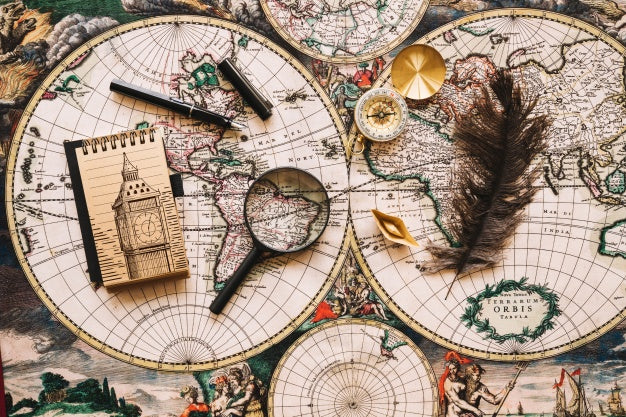 Retro Travel Concept Mockup With Notepad Psd