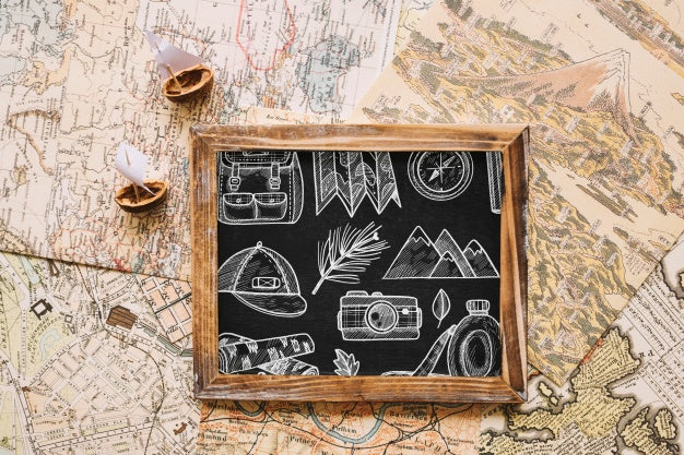 Retro Travel Concept Mockup With Slate Psd