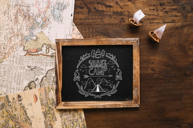 Retro Travel Concept Mockup With Slate Psd