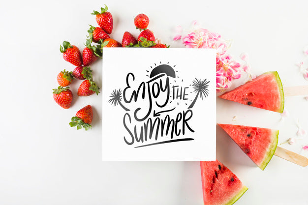 Round Card Mockup With Tropical Summer Concept With Strawberries And Watermelon Psd