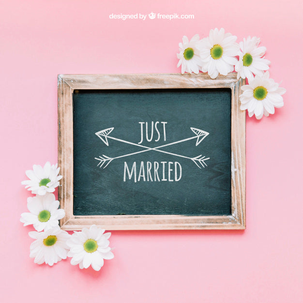 Salte Mockup With Flowers Psd