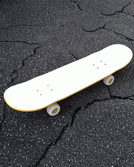 Skateboard Mockup Bie