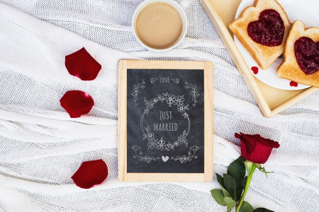 Slate Mockup For Valentine Psd
