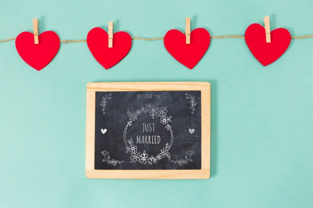 Slate Mockup For Valentine Psd