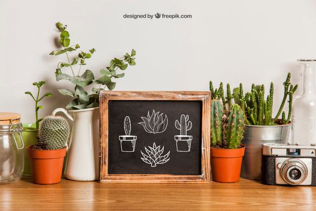 Slate Mockup With Floral Decoration Psd