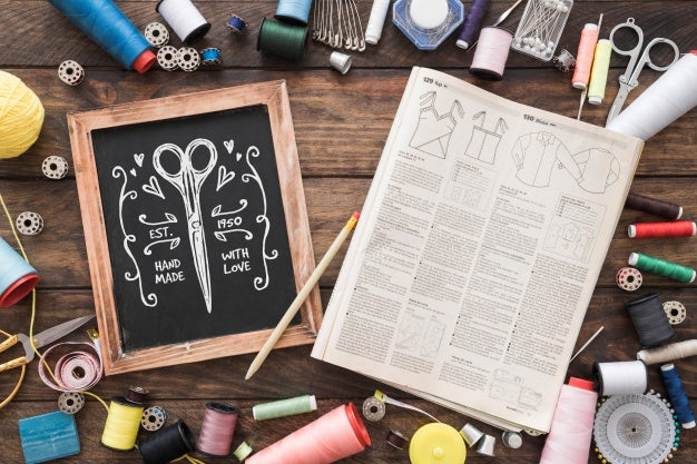 Slate Mockup With Sewing Concept Psd