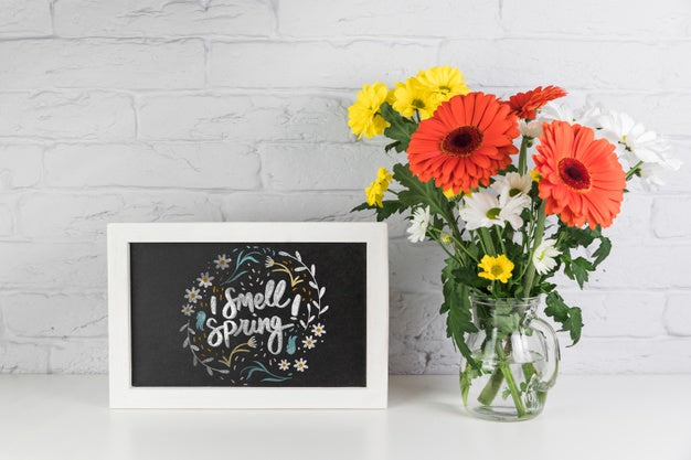 Slate Mockup With Spring Concept Psd