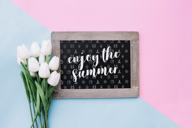 Slate Mockup With White Tulips Psd