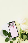 Smartphone Mockup And Flowers Psd