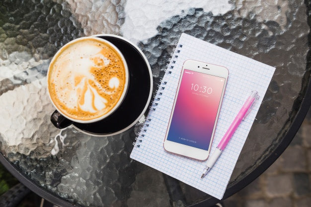 Smartphone Mockup On Table With Cappuchino Psd