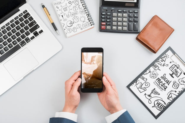 Smartphone Mockup On Workspace Psd